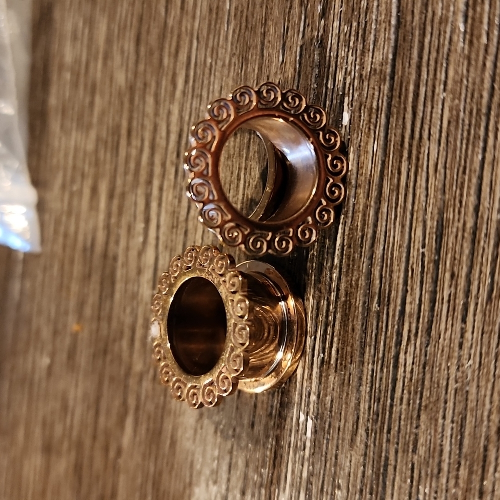 Hollow 5/8" Gold Colored Plug